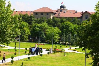 ÜNİVERSİTE KAYITLARINDA SIKÇA SORULAN SORULAR